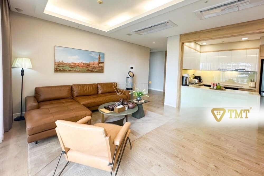 Cho thuê căn hộ 3 phòng ngủ hướng mát, diện tích 145m2, NT mới 100% (3)